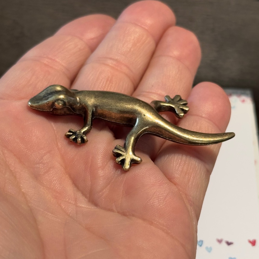 BG3 Brass tone Gecko Lizard Figurine Gold Reptile Miniature Vintage Style Decor
